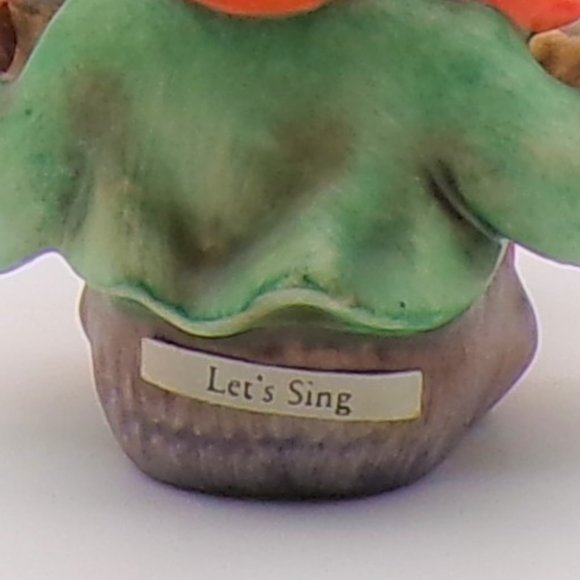 Hummel (Accordian Boy) Figurine "Let's Sing" - Picture 14 of 14